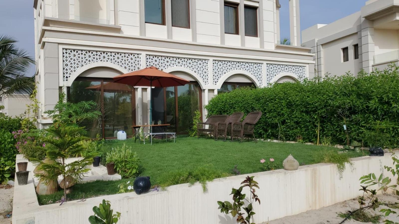 Villa Flh Khash VI Mntja Hoana Mtlh Ala Albrk Oalhdaek Ma'murah Exterior foto