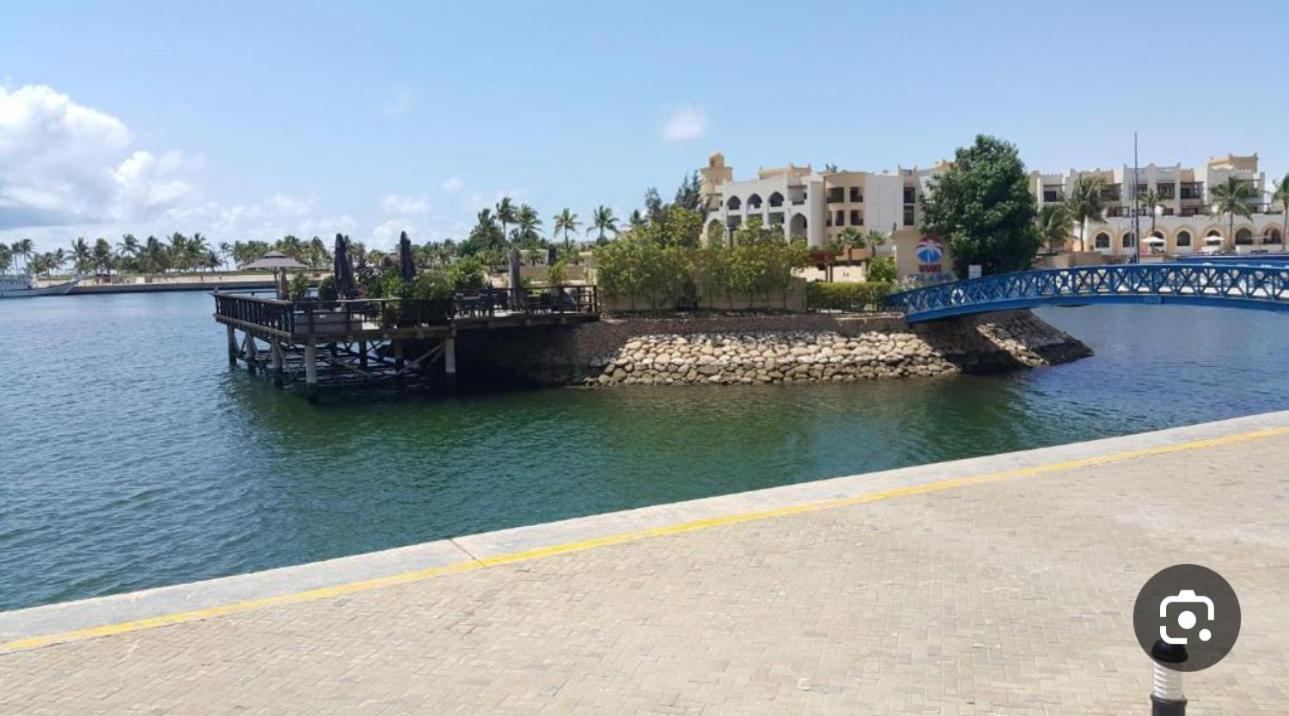 Villa Flh Khash VI Mntja Hoana Mtlh Ala Albrk Oalhdaek Ma'murah Exterior foto