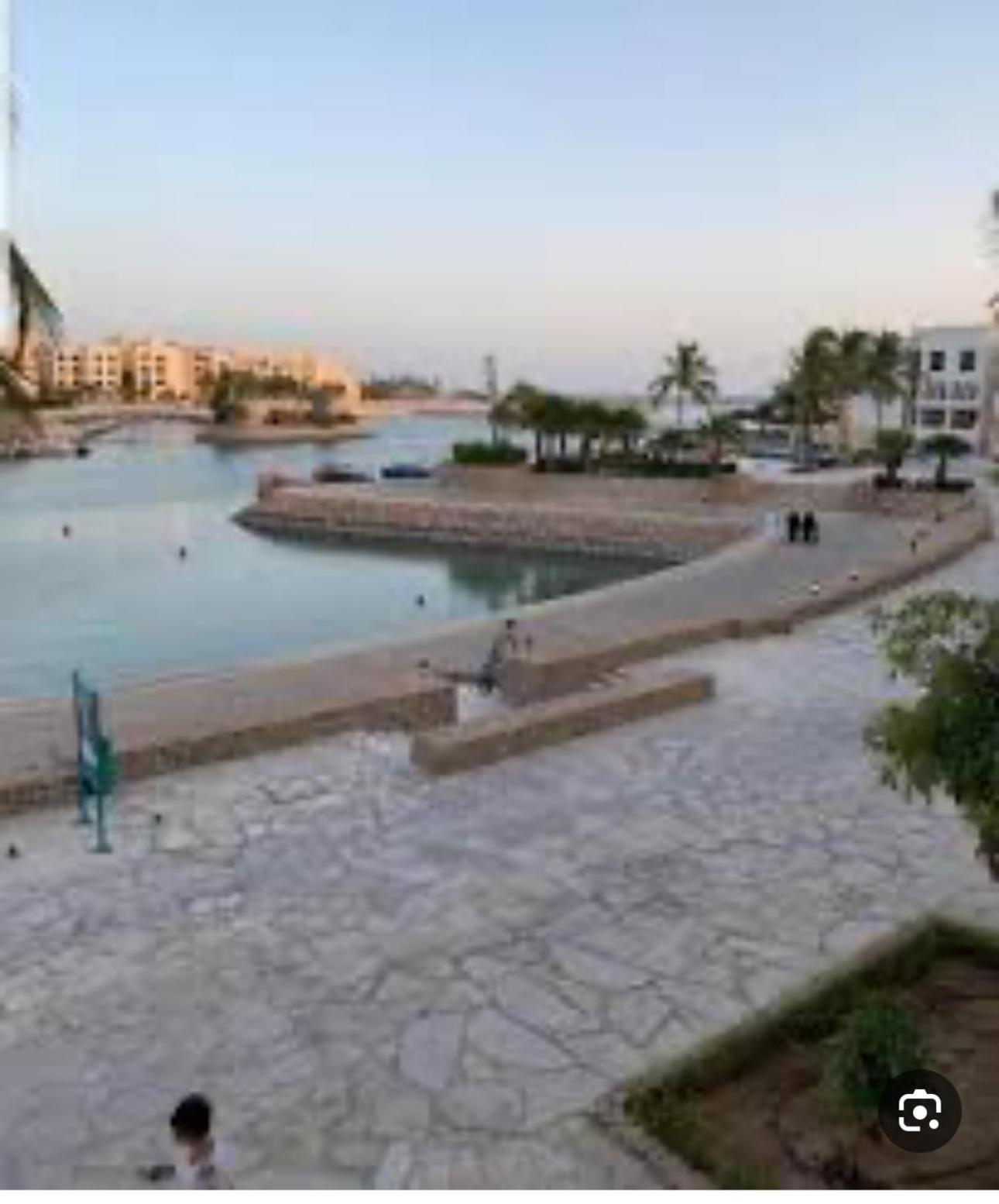 Villa Flh Khash VI Mntja Hoana Mtlh Ala Albrk Oalhdaek Ma'murah Exterior foto